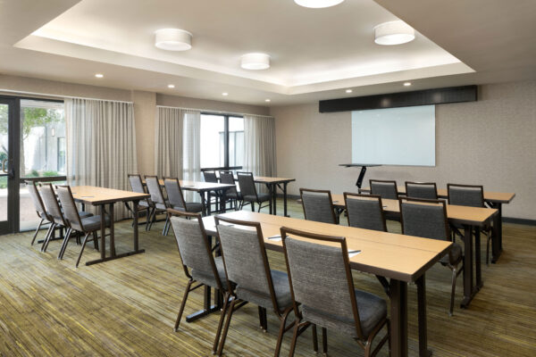 Interior view of the meeting space of Courtyard hotel